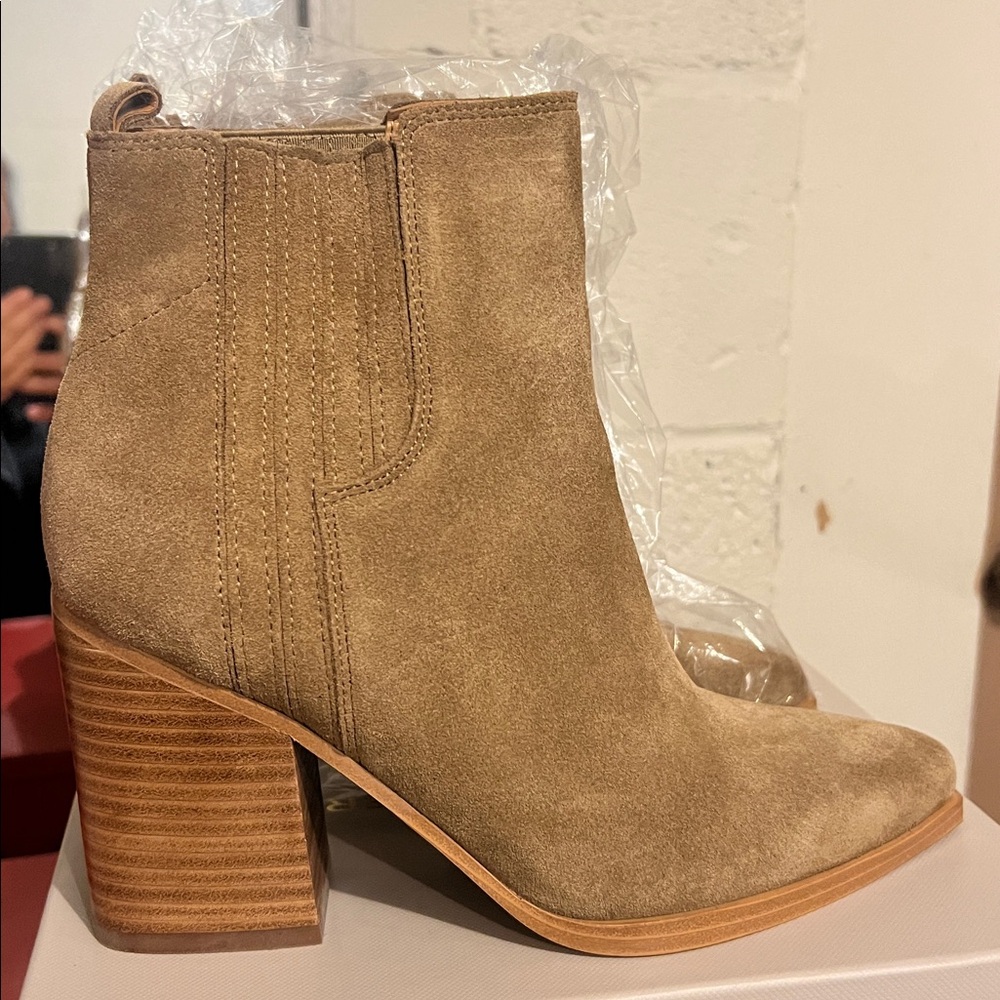 NIB Marc Fisher OSHAY Tan Suede Ankle Boots - Picture 5 of 7